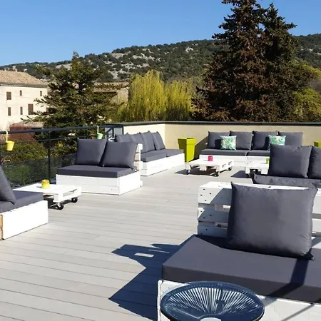 Ostello Les Terrasses Du Roc