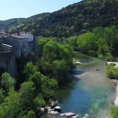 Les Terrasses Du Roc Auberge de jeunesse *