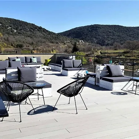 Ostello Les Terrasses Du Roc